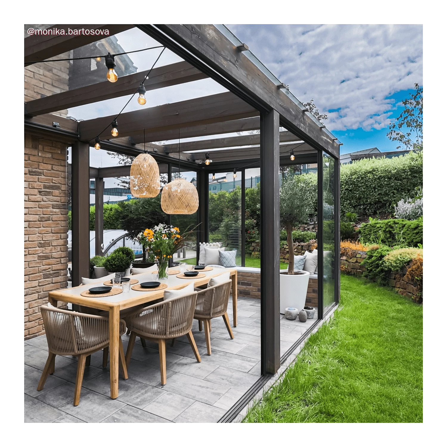 bombilla-led-dorada-carbon-line-filamento-curvado-con-espiral-globo-g80-4w-250lm-e27-1800k-regulable-c05