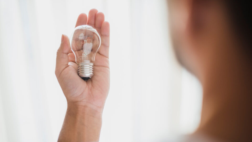 ¿Qué potencia de luz contratar?